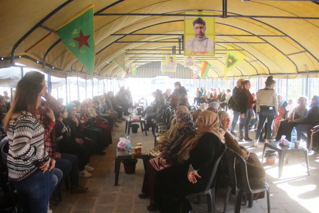 Şêniyên Kobanê sersaxî ji malbatên 4 şehîdan re xwest