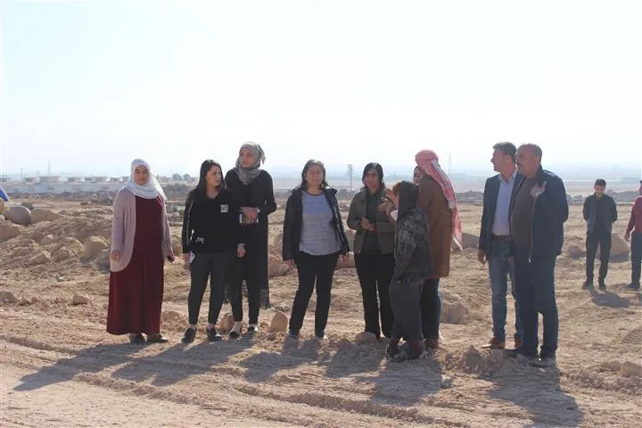 Rêveberiya Xweser rewşa koçberên kampa Waşokanî şopand