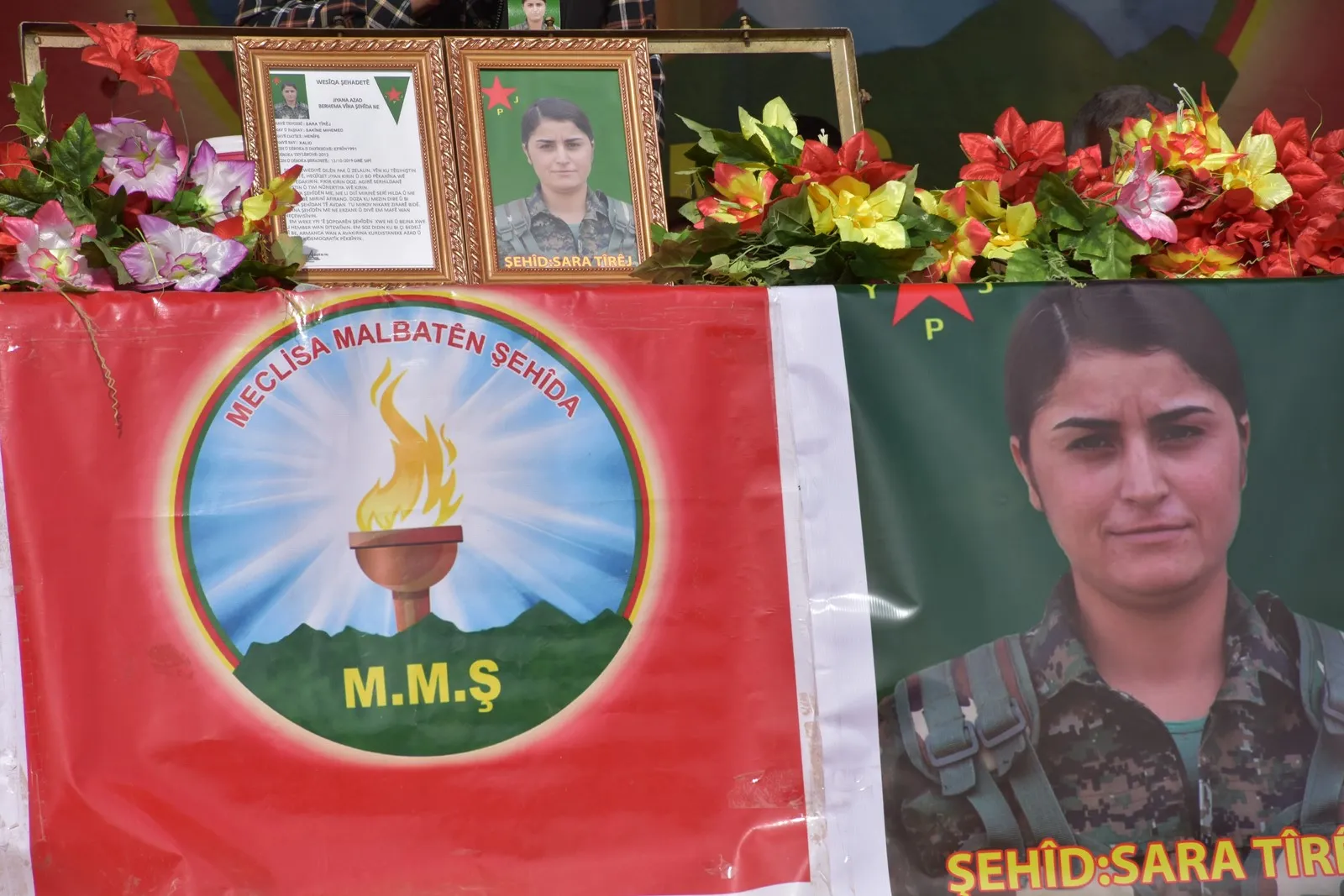 Ji bo şehîd Sara Tîrêj merasîma xiyabî hate lidarxistin
