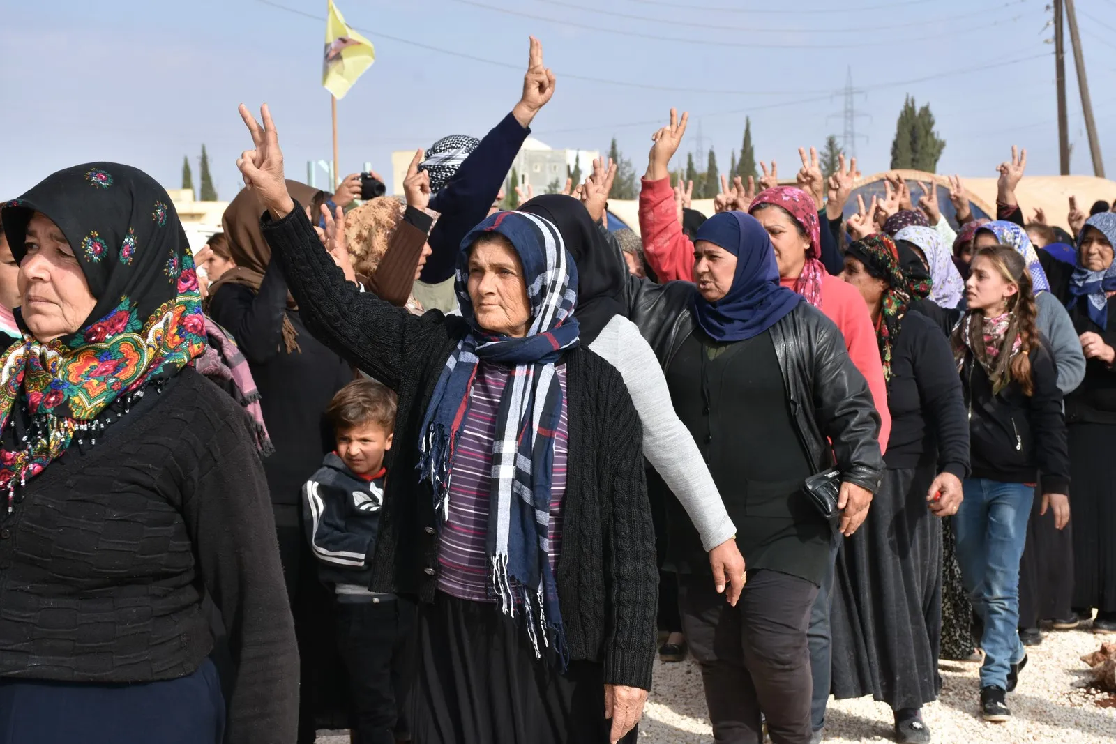 Ji bo şehîd Sara Tîrêj merasîma xiyabî hate lidarxistin