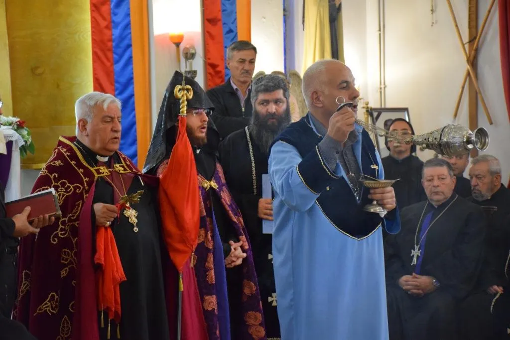 Cenazeyê bavê keşeyê Dêra Ermen a Qamişlo hate oxirkirin