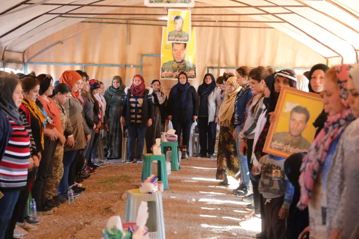 Bi sedan şêniyên Amûdê beşdarî merasîma şehîd  Wîsam Heşîş bûn