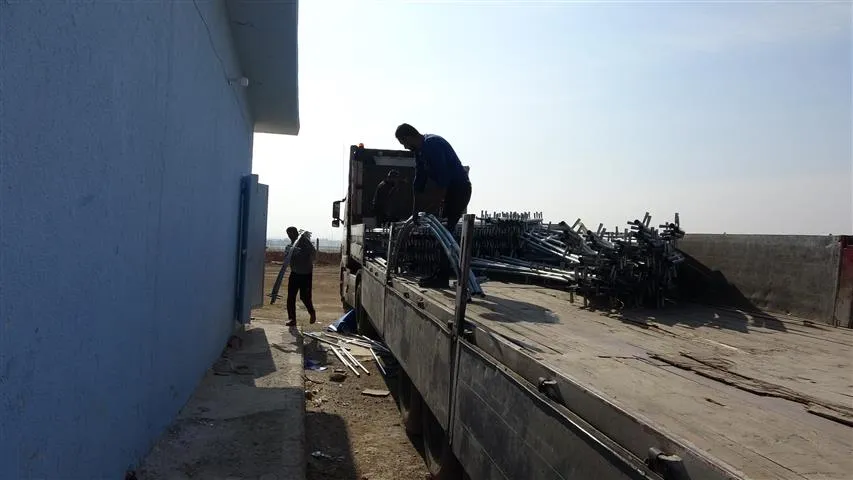 Xelkê Başûr 30 kamyonên din ên alîkariyan ji koçberan re şandin