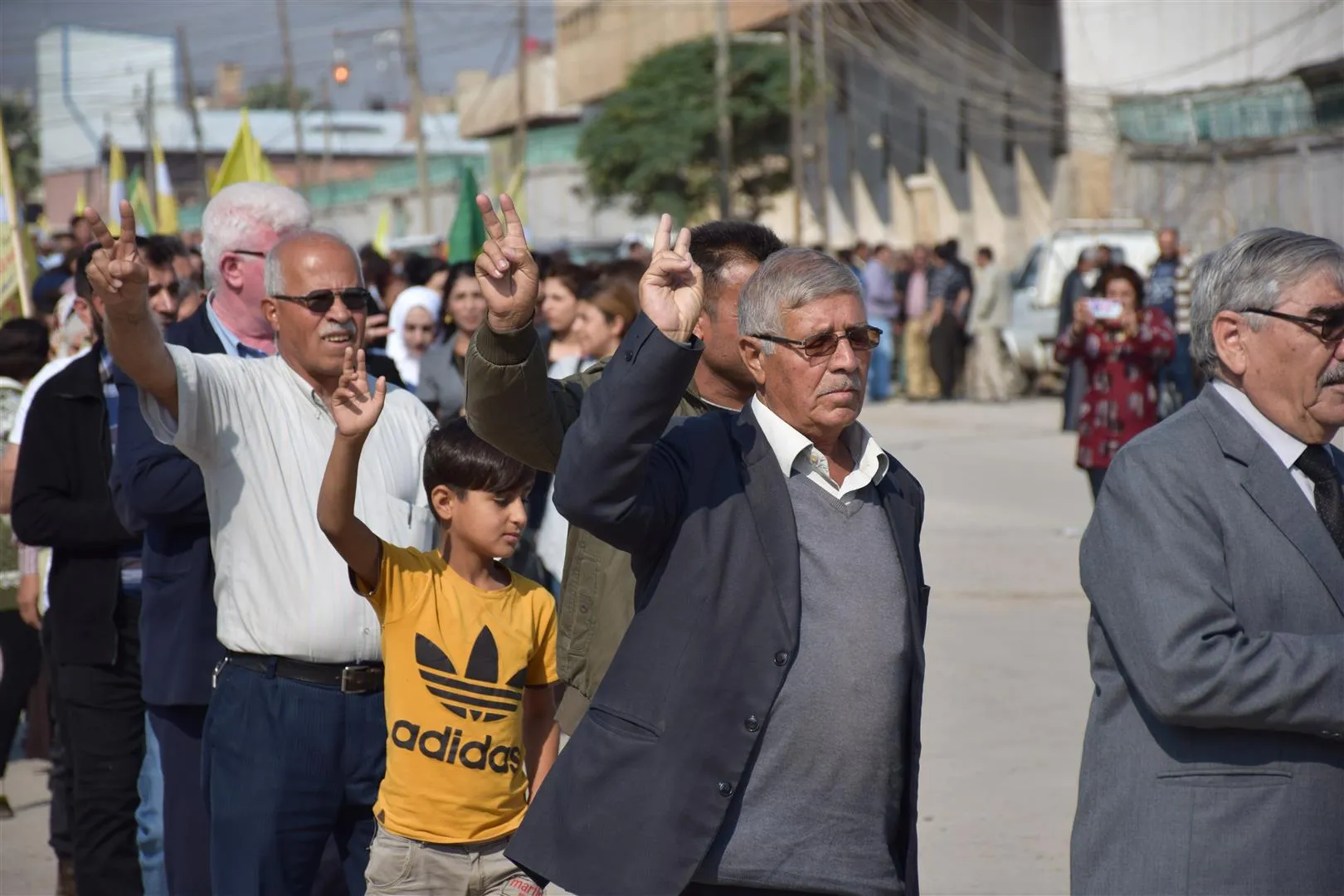 Çalakiya li ber avahiya NY‘yê ya li Qamişloyê di roja 5‘an didome