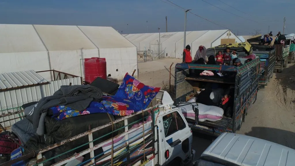 111 malbatên din ji kampa Holê hatin derxistin