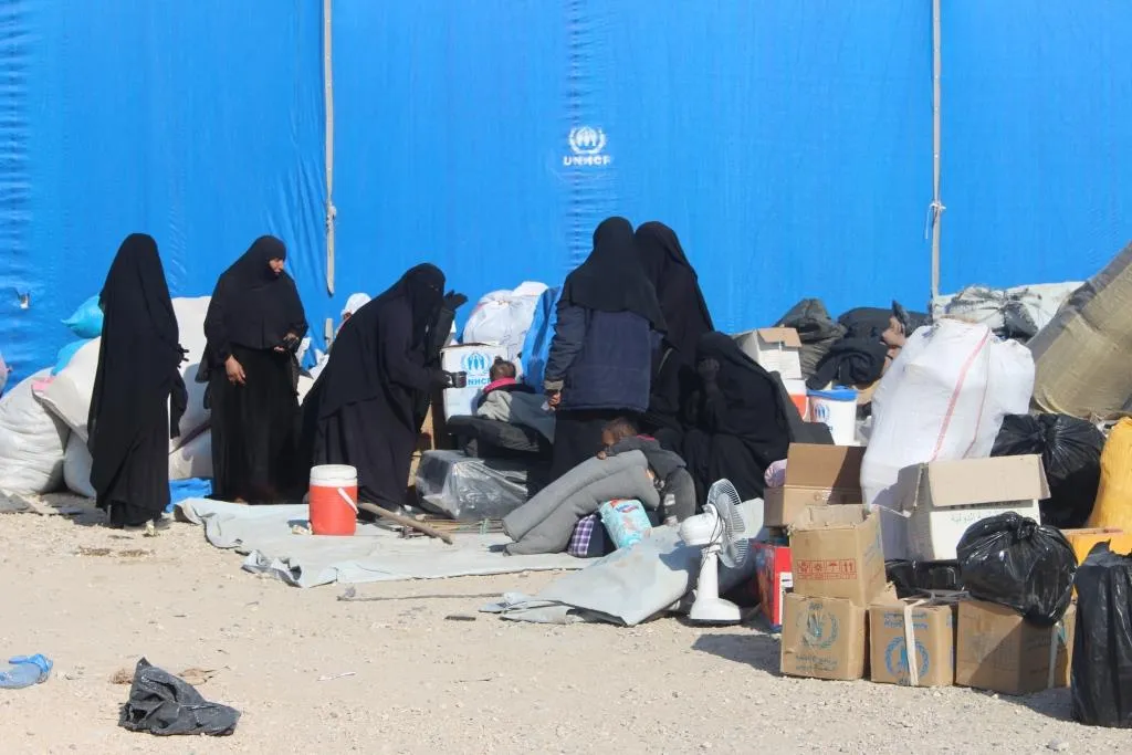111 malbatên din ji kampa Holê hatin derxistin
