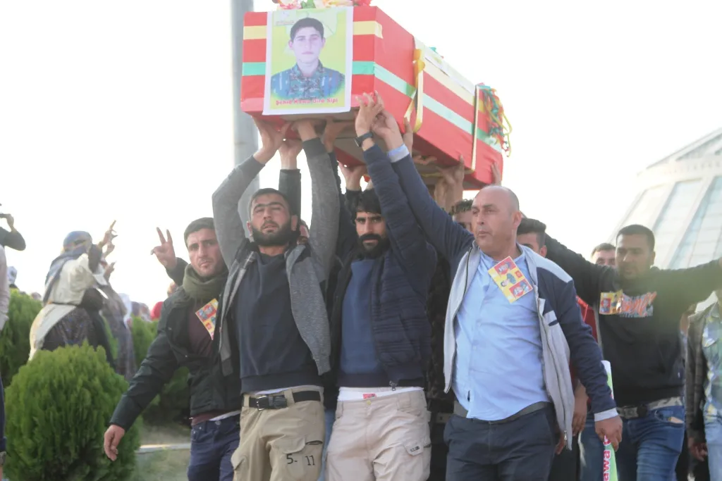 Cenazeyê şehîd Kawa li Kobanê hate veşartin