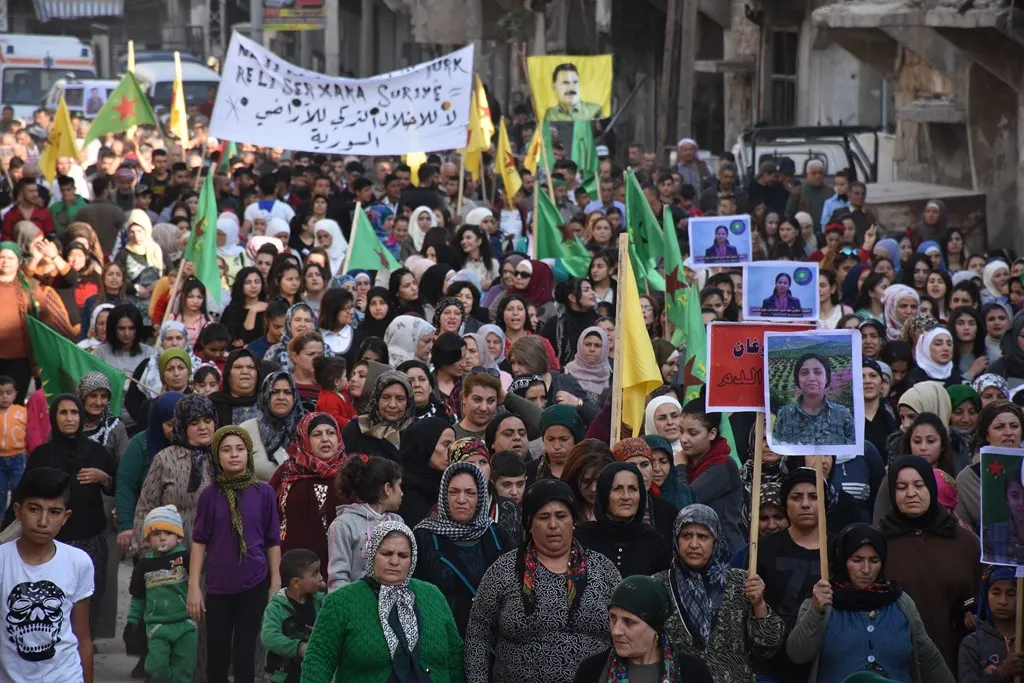 Di meşa li Helebê de: Sûriyê bi berxwedana ciwanên xwe dê ji Sûriyan re bimîne