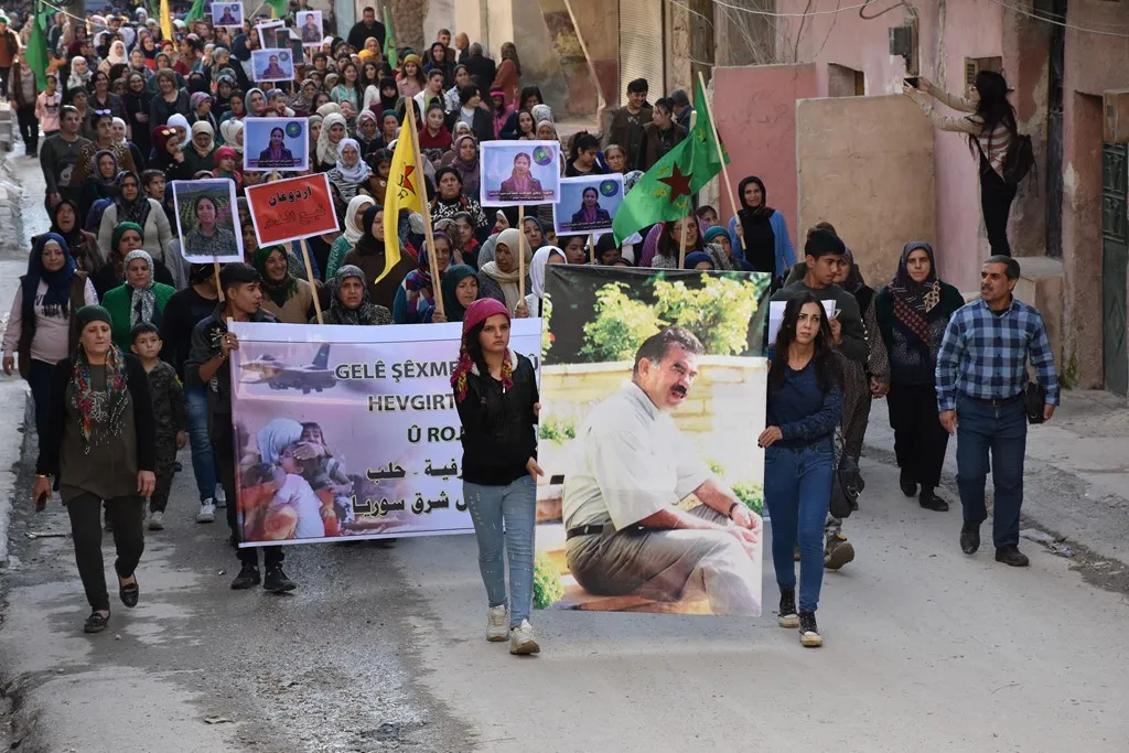 Di meşa li Helebê de: Sûriyê bi berxwedana ciwanên xwe dê ji Sûriyan re bimîne