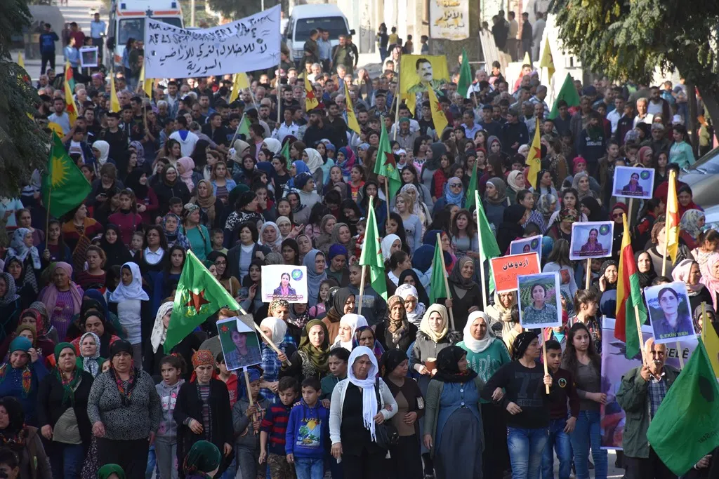 Di meşa li Helebê de: Sûriyê bi berxwedana ciwanên xwe dê ji Sûriyan re bimîne