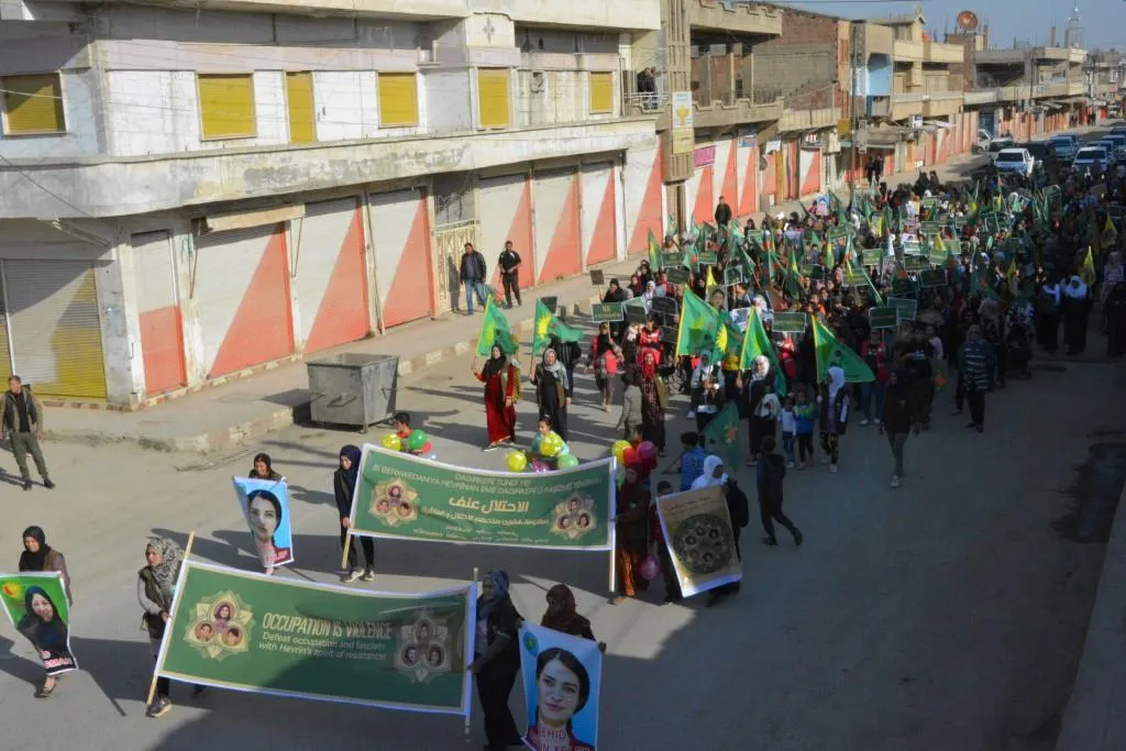 Li Qamişlo, Amûdê û Tirbespiyê meşên 25‘ê Mijdarê