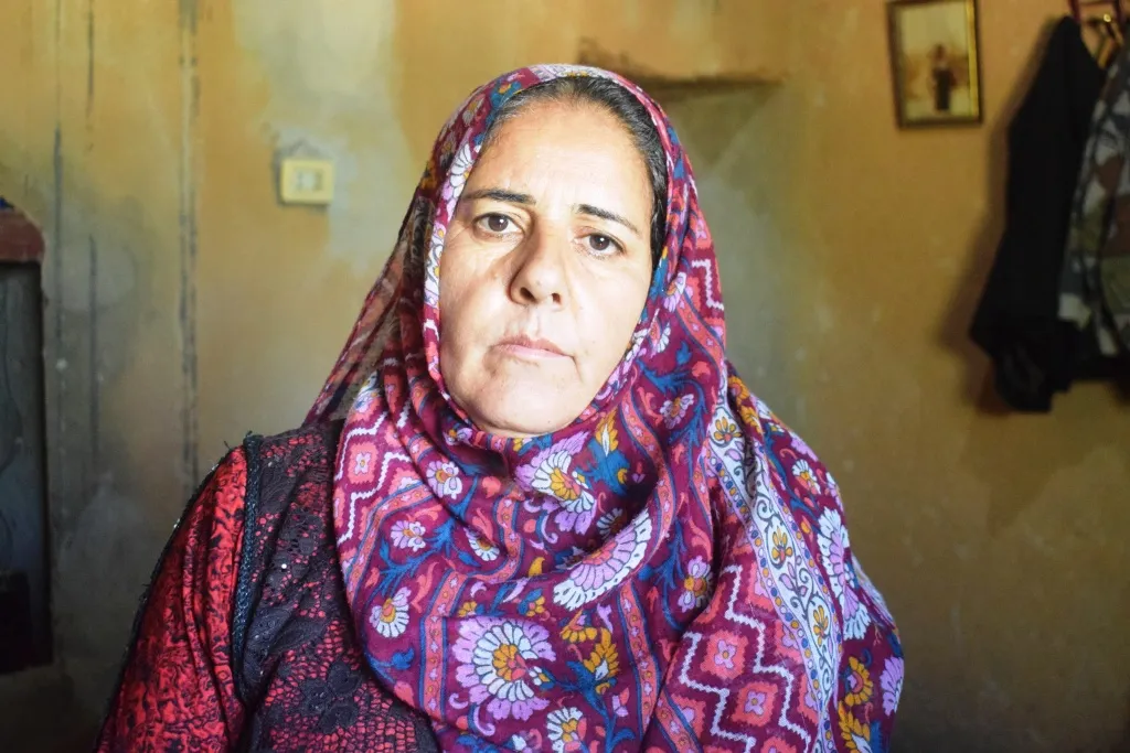Dayîkên Kobanê xwarin ji şervanan re amade kirin