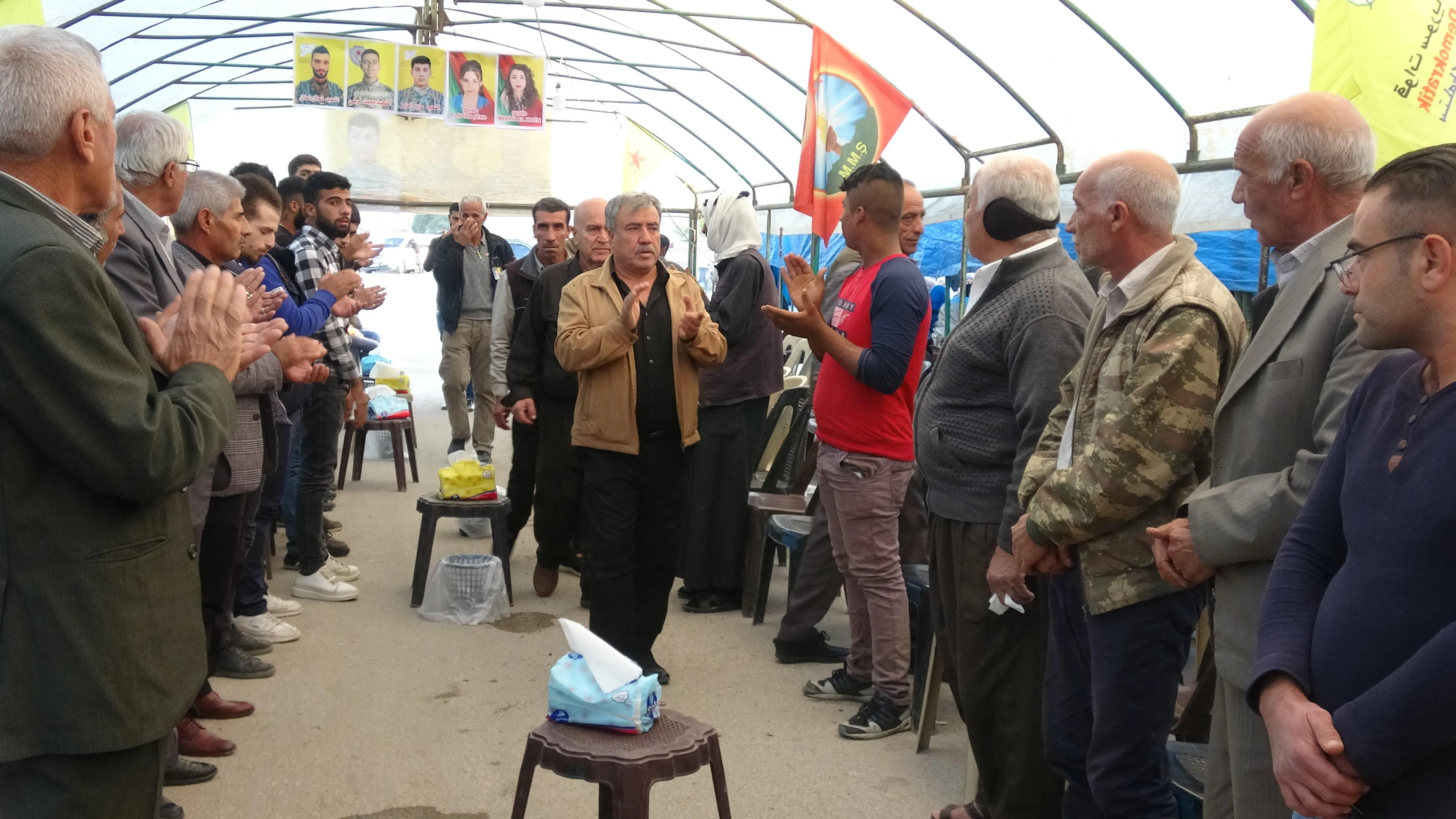 Sersaxî ji malbatên şehîdên Berxwedana Rûmetê û teqînên Qamişlo re hate xwestin