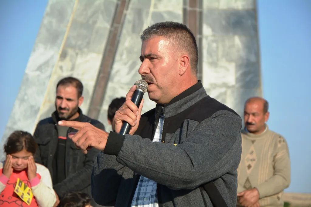 Li Kobanê 3 şehîdên Berxwedana Rûmetê hatin veşartin