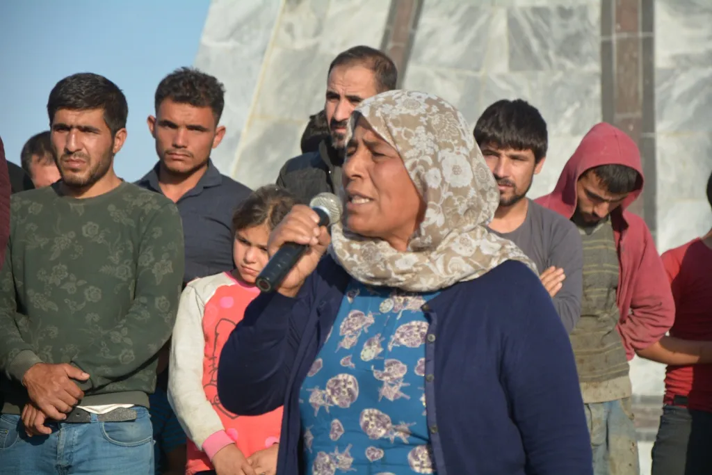 Li Kobanê 3 şehîdên Berxwedana Rûmetê hatin veşartin