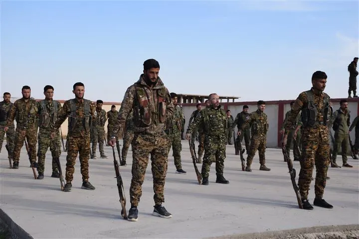 Şehîdê Berxwedana Rûmetê yê Suryanî Athro Hesekê hate veşartin