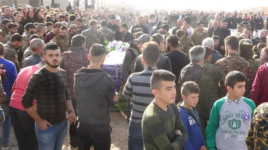 Şehîdê Berxwedana Rûmetê yê Suryanî Athro Hesekê hate veşartin