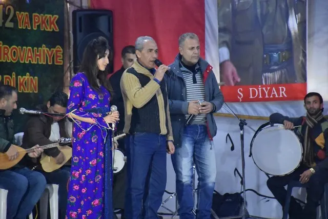 Bi hezaran şêniyên Helebê salvegera damezrandina PKK`ê pîroz kirin