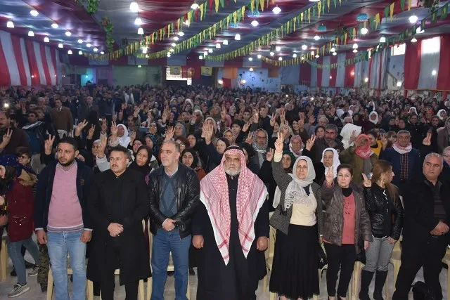 Bi hezaran şêniyên Helebê salvegera damezrandina PKK`ê pîroz kirin