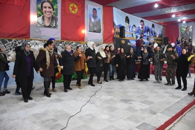 Bi hezaran şêniyên Helebê salvegera damezrandina PKK`ê pîroz kirin