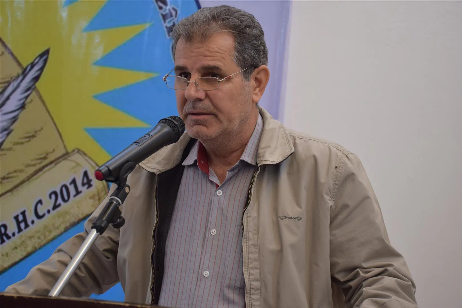 Bi şevuhêreke helbestan piştgirî dan Berxwedana Rûmetê