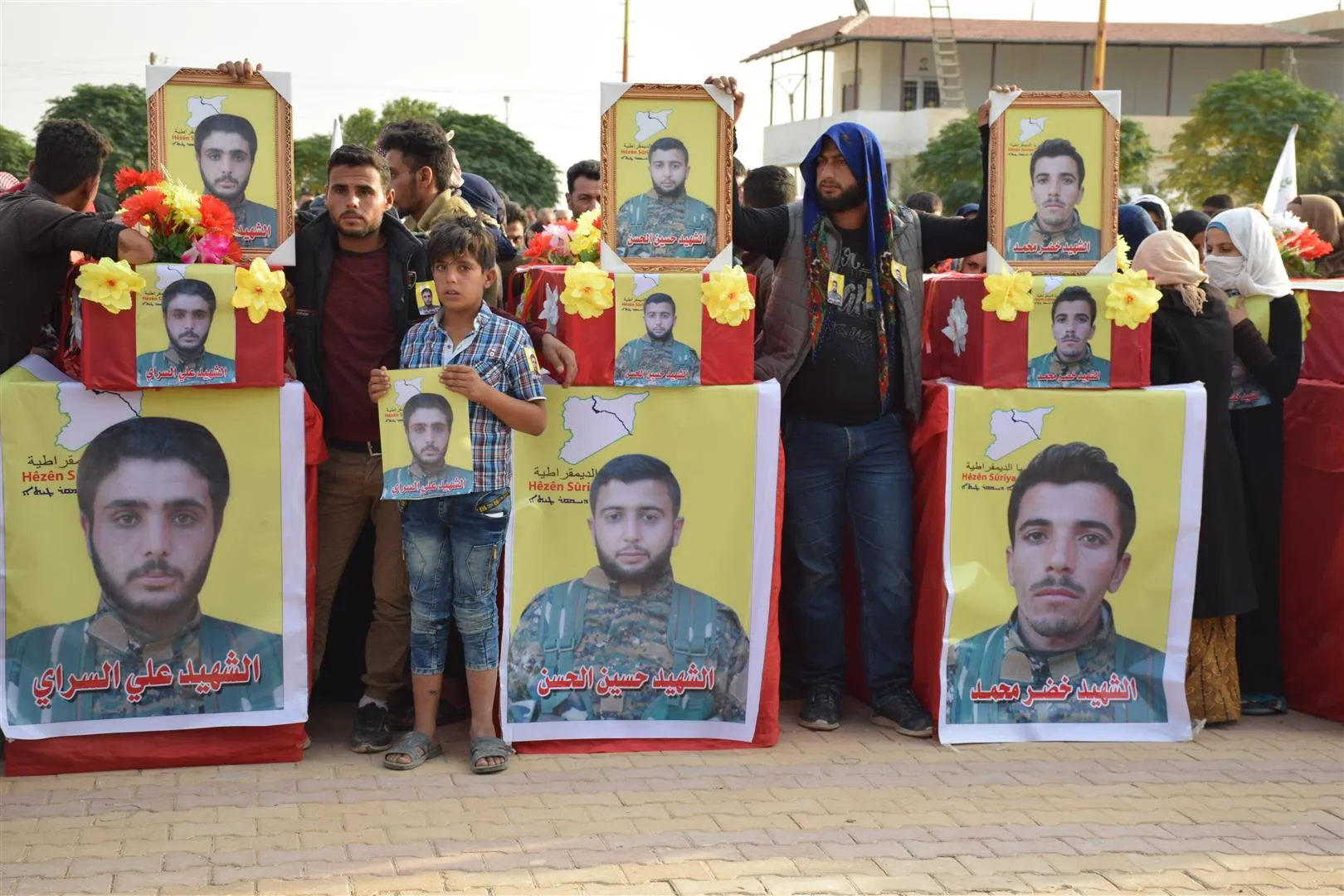 Hesekê şehîdên Berxwedana Rûmetê spartin axê