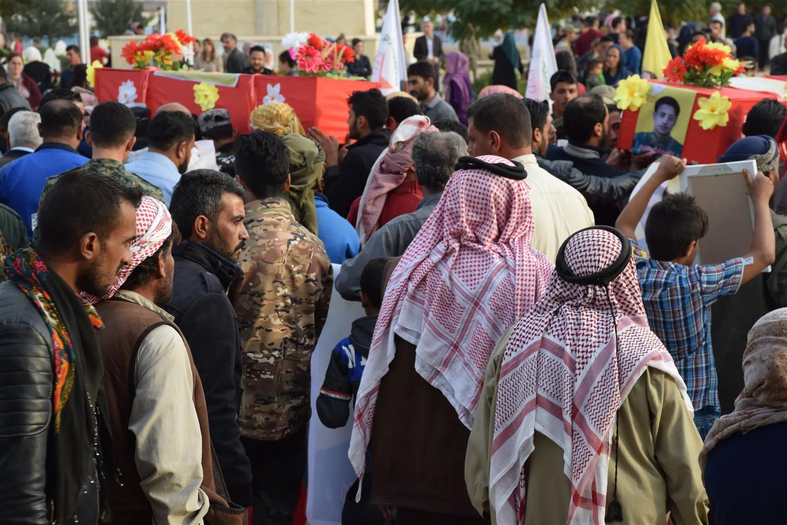 Hesekê şehîdên Berxwedana Rûmetê spartin axê