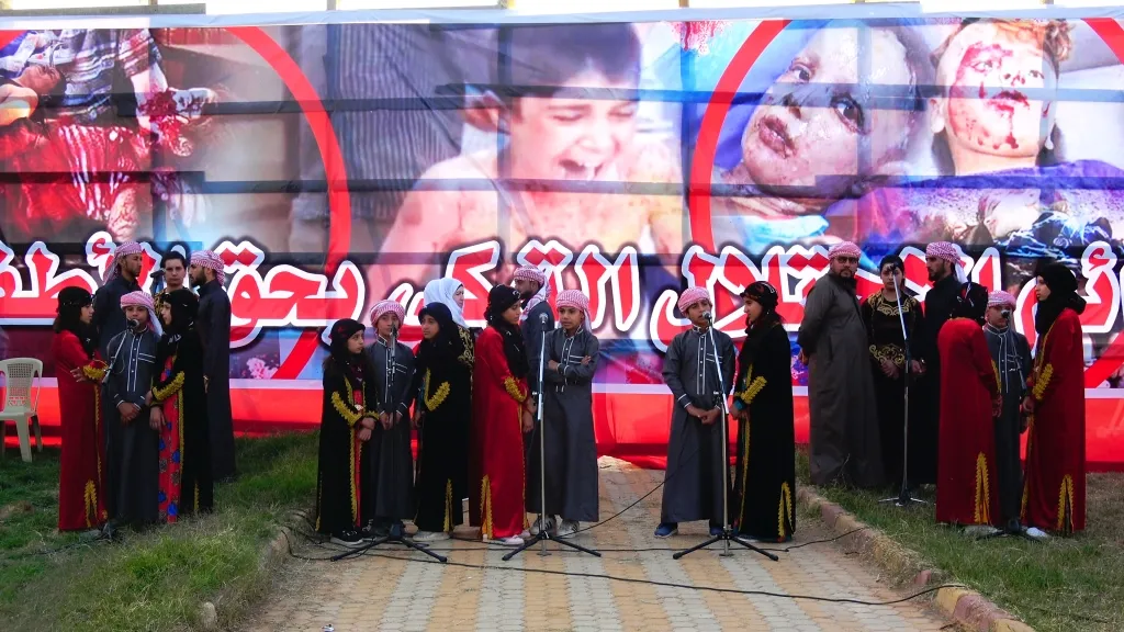 Bi çalakiyeke hunerî piştgiriya xwe ya bi QSD‘ê re nîşan dan