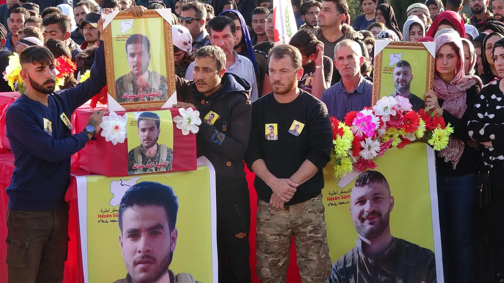 Şehîdên Berxwedana Rûmetê bi merasîmeke heybet hatin veşartin