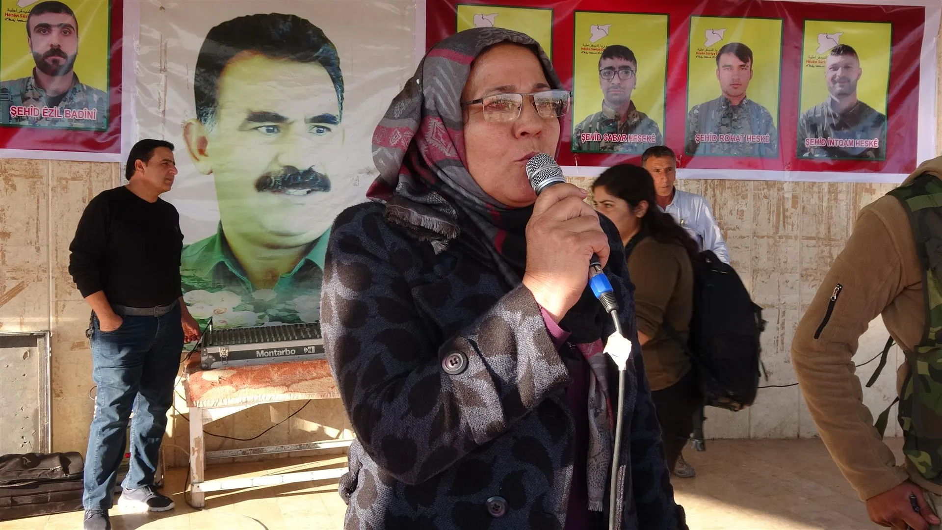 Şehîdên Berxwedana Rûmetê bi merasîmeke heybet hatin veşartin