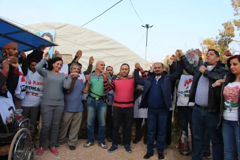 Şandeya Dêra Incîlî piştgiriya koçberên Serêkaniyê kir