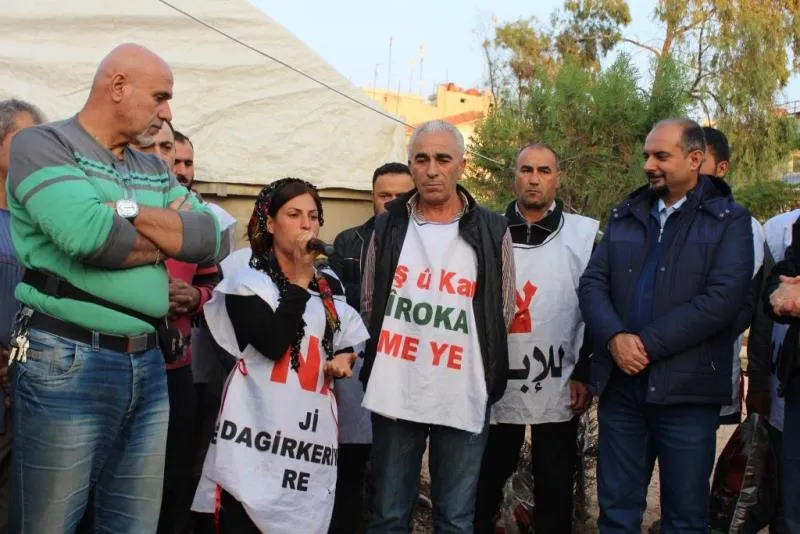 Şandeya Dêra Incîlî piştgiriya koçberên Serêkaniyê kir
