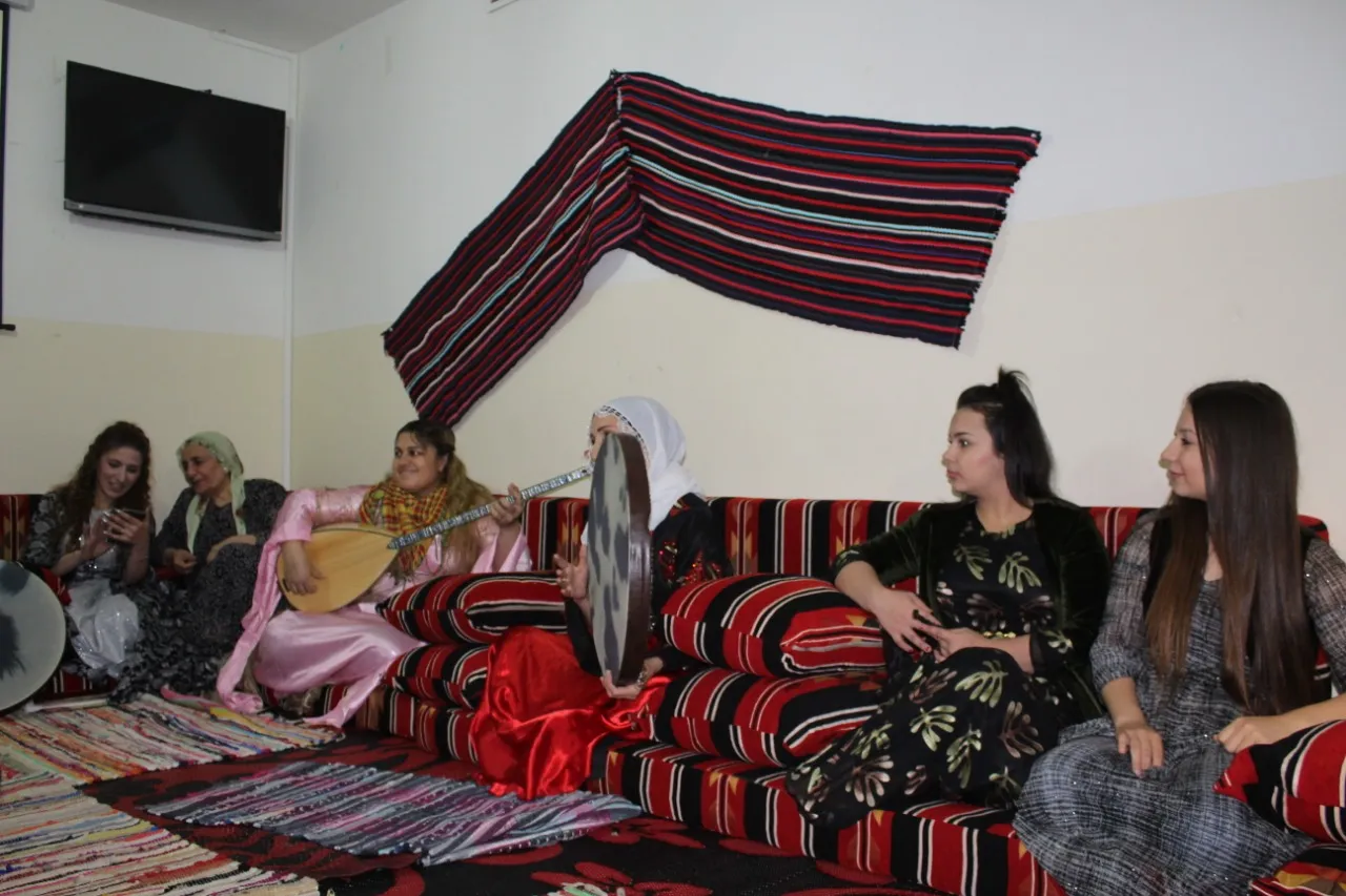 Li Beyrûtê têkildarî folklora Kurdî çalakiyek