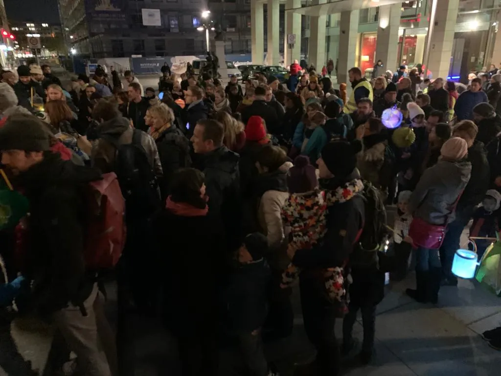 Dêrên Dresden ji bo Rojava li zengilan xistin
