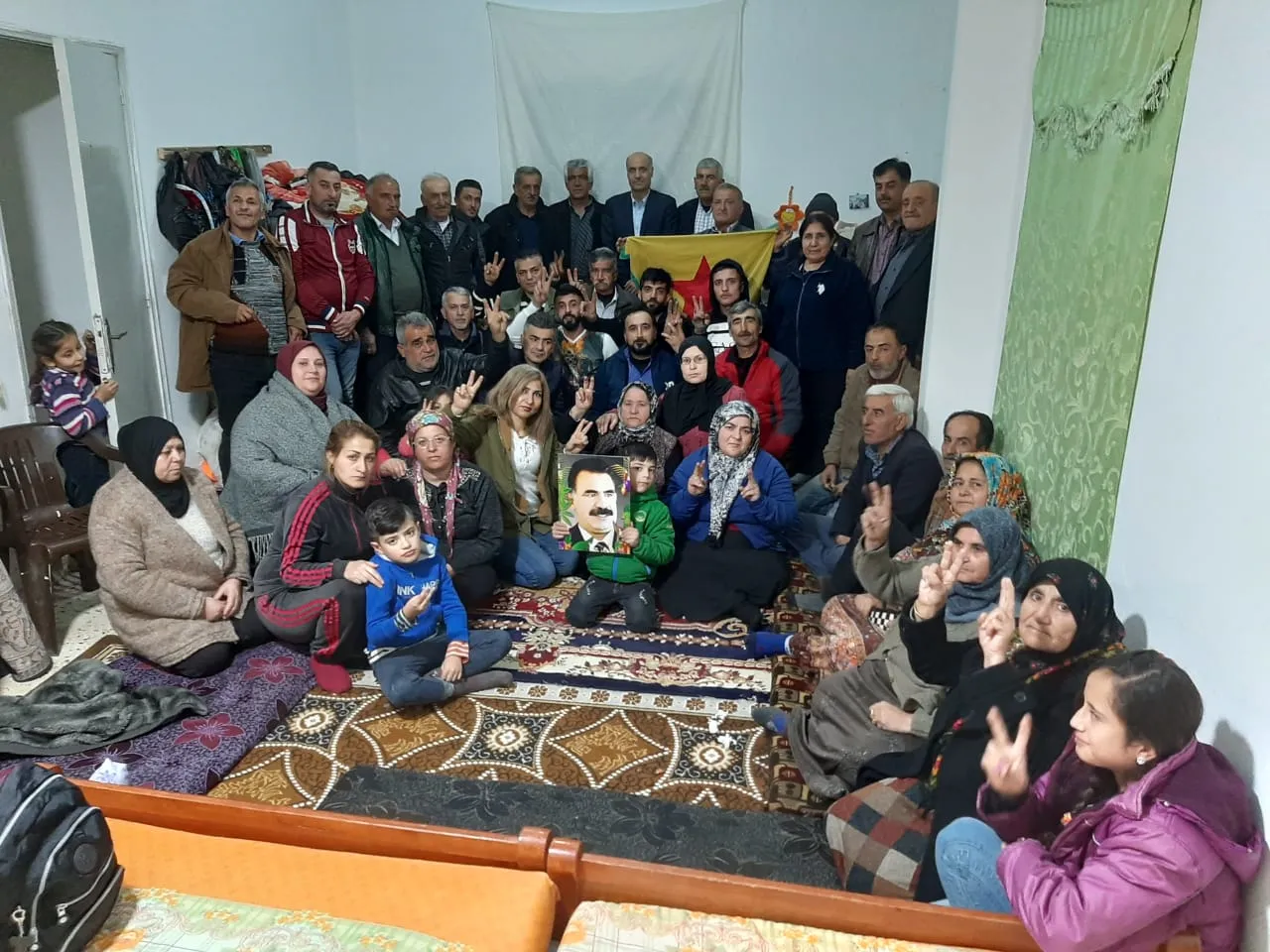 Kurdistaniyên Lubnanê salvegera damezirandina PKK`ê pîroz kirin