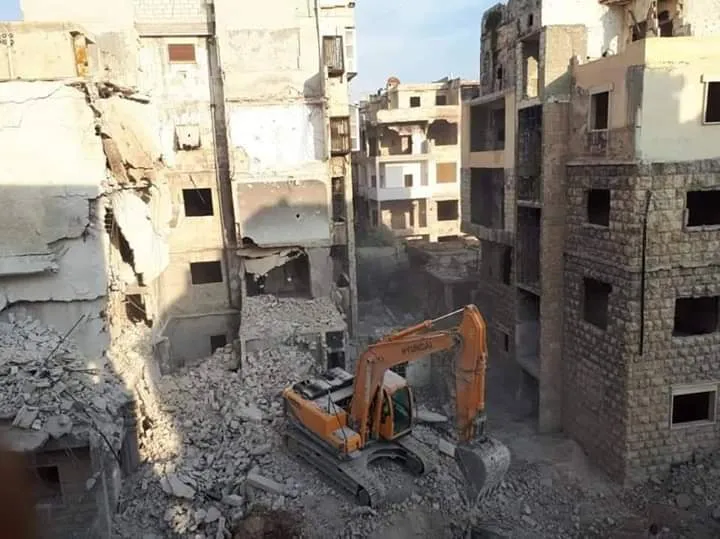 Hêzên rejîmê li Helebê niştecihan ji malên wan derdixin