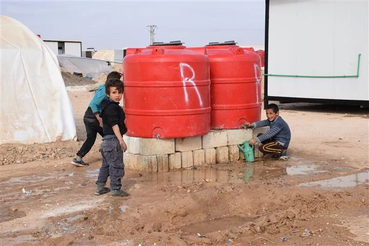 Kabûsa koçberiyê azarên nexweşiyê wê zêde dike