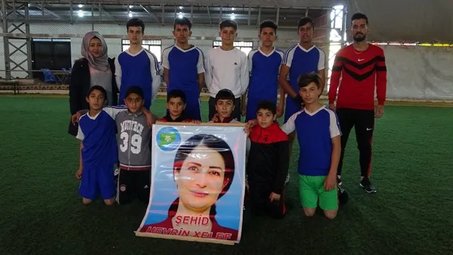 ‘Turnuvaya Şehîd Hevrîn’ a futbolê dest pê kir