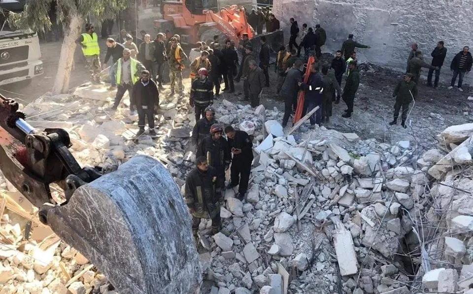 Hejmara qurbaniyên avahiya li Helebê hilweşiyayî zêde dibe