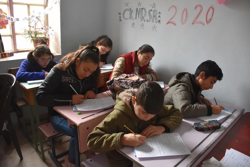 Li taxa Şêxmeqsûd ezmûnên serdema yekemîn dest pê kir