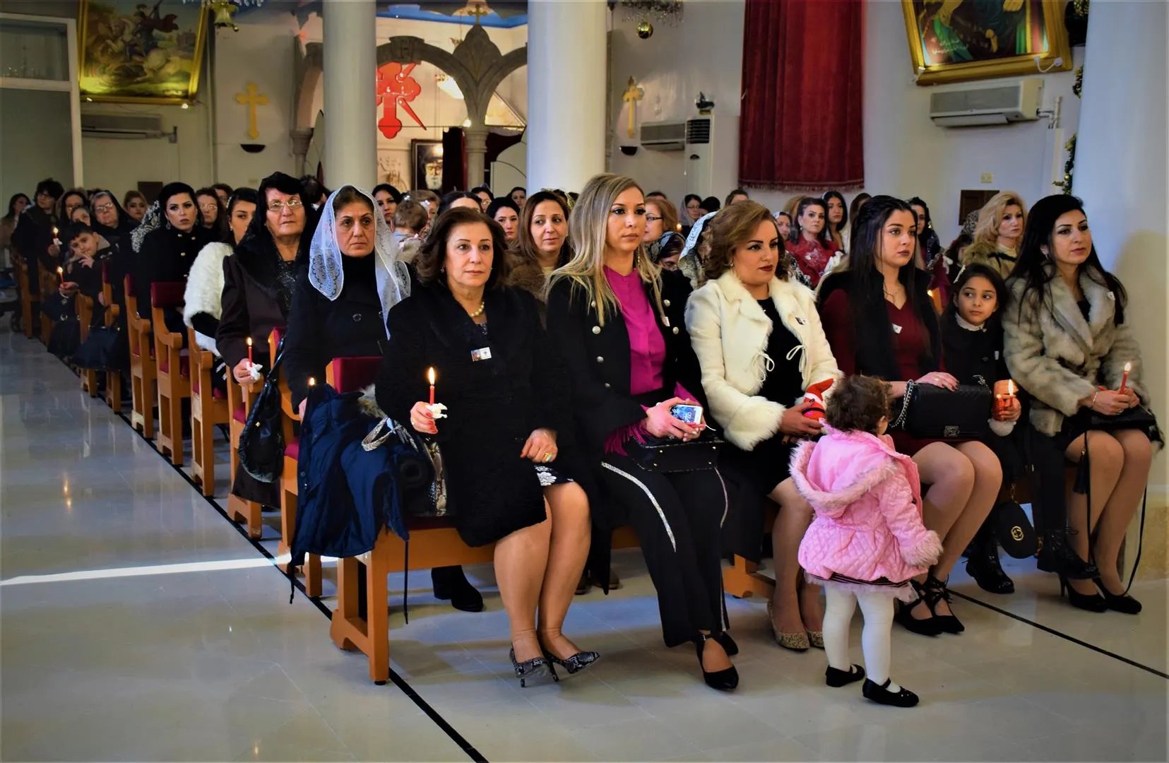 Xiristiyanan cejna Noelê pîroz kir û hêvî kir ku koçber vegerin warên xwe