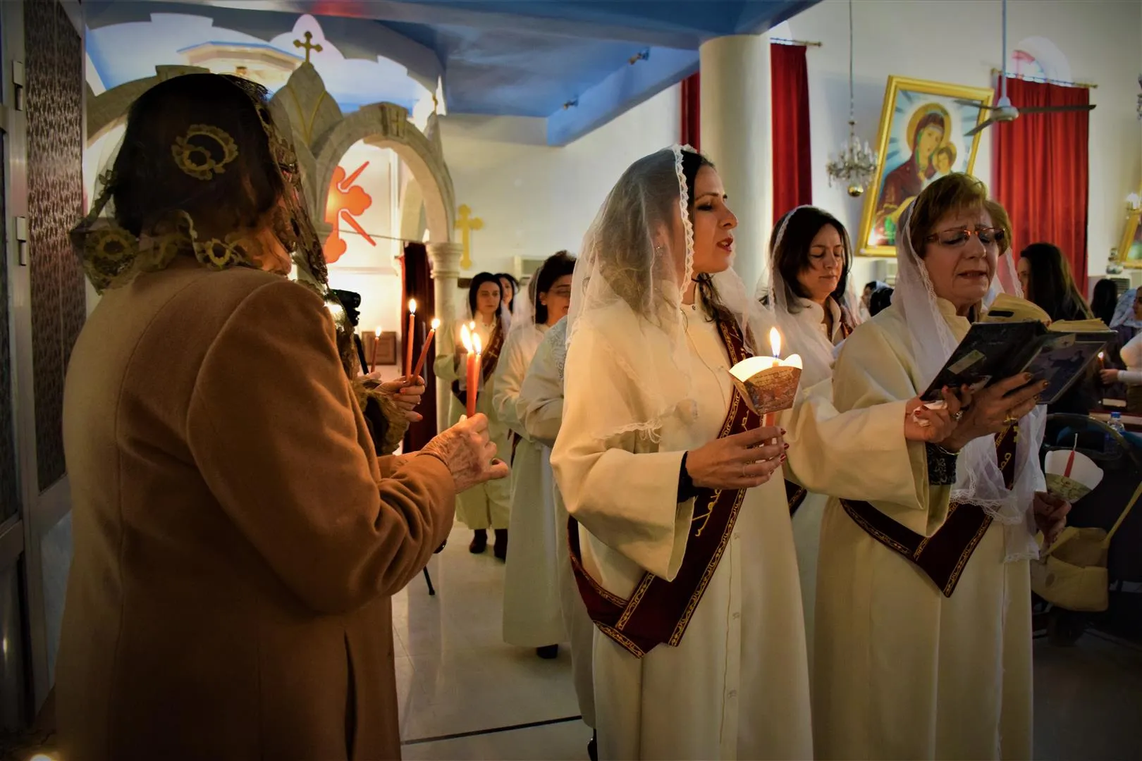 Xiristiyanan cejna Noelê pîroz kir û hêvî kir ku koçber vegerin warên xwe
