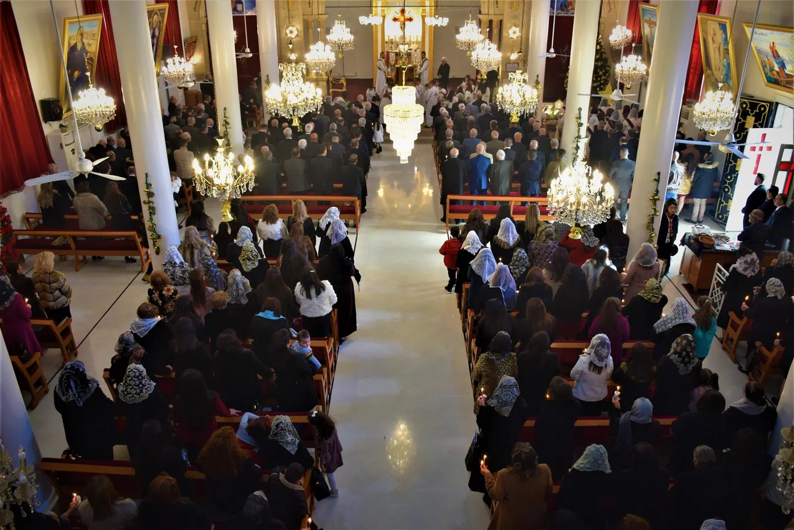Xiristiyanan cejna Noelê pîroz kir û hêvî kir ku koçber vegerin warên xwe