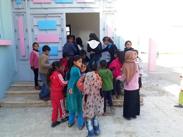 Dibistanên Şedadê xwendekarên koçber pêşwazî dike