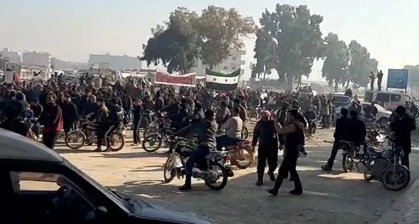 Şêniyên Idlibê berê xwe didin Bab El-Hewa da ku dewleta Tirk şermezar bikin