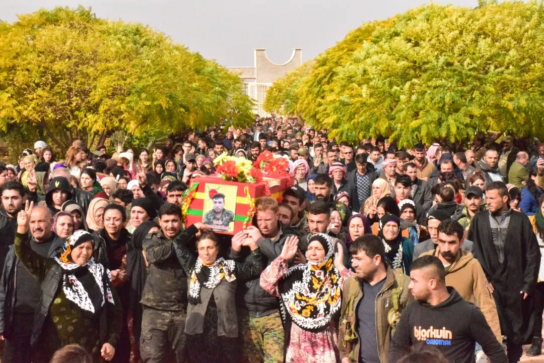 Li Dirbêsiyê şehîdekî Berxwedana Rûmetê hat oxirkirin