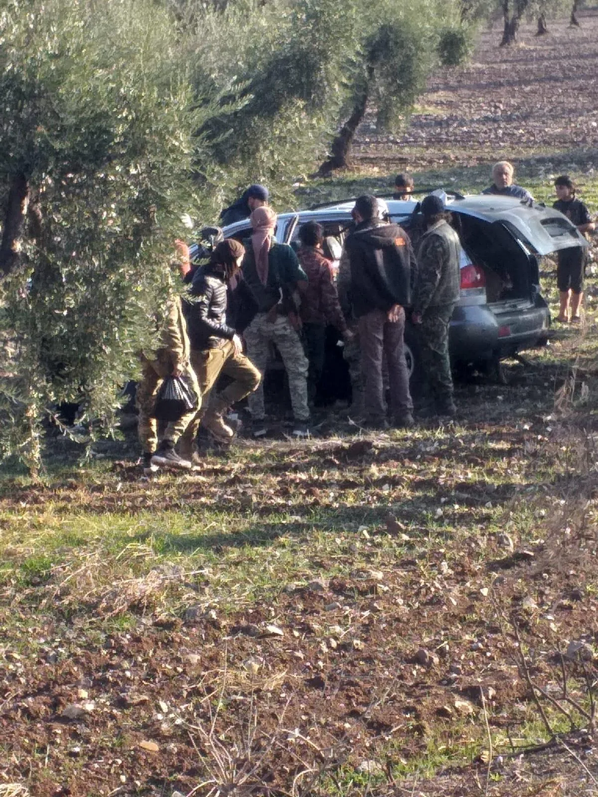 Li Efrînê, balafireke keşfê erebeyeke çeteyan bombebaran kir