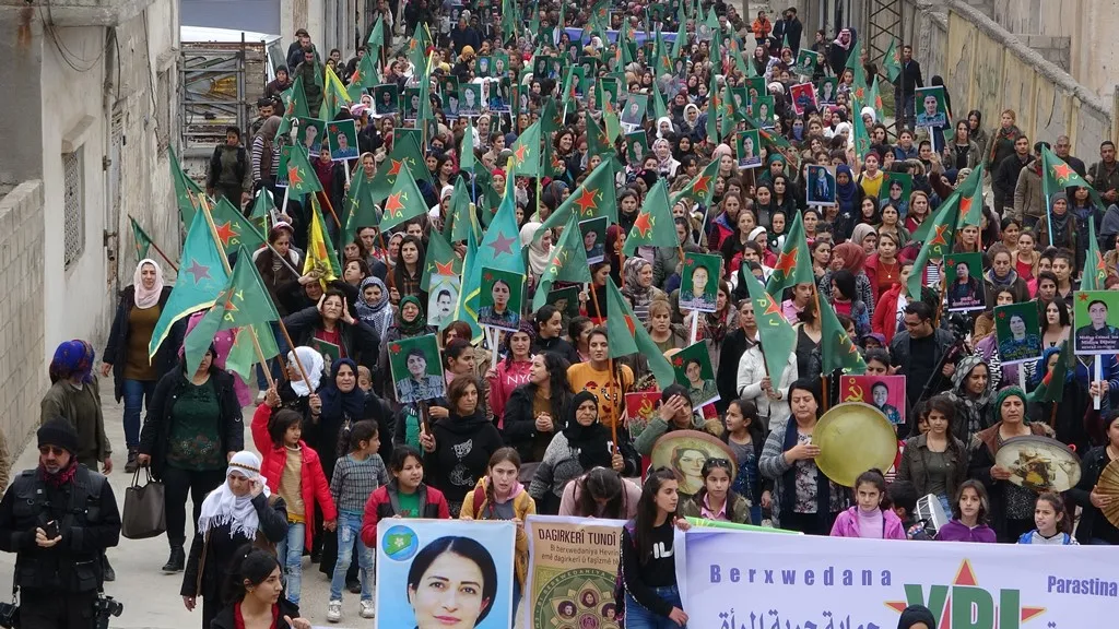 Li Bakur û Rojhilatê Sûriyê xwepêşandanên piştevaniya YPJ’ê