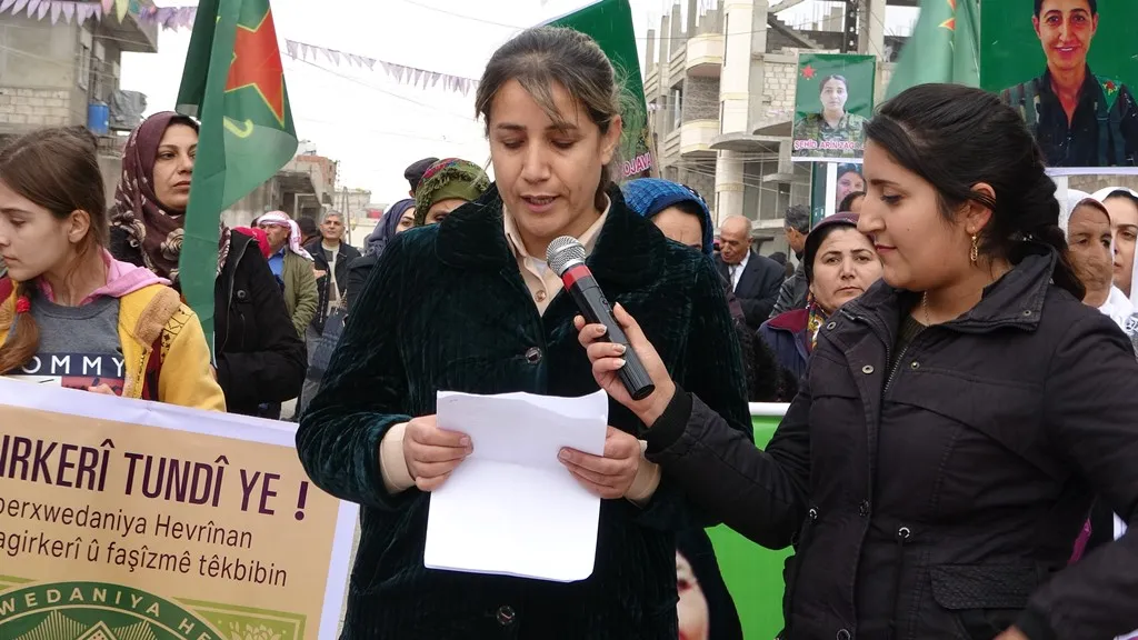 Li Bakur û Rojhilatê Sûriyê xwepêşandanên piştevaniya YPJ’ê
