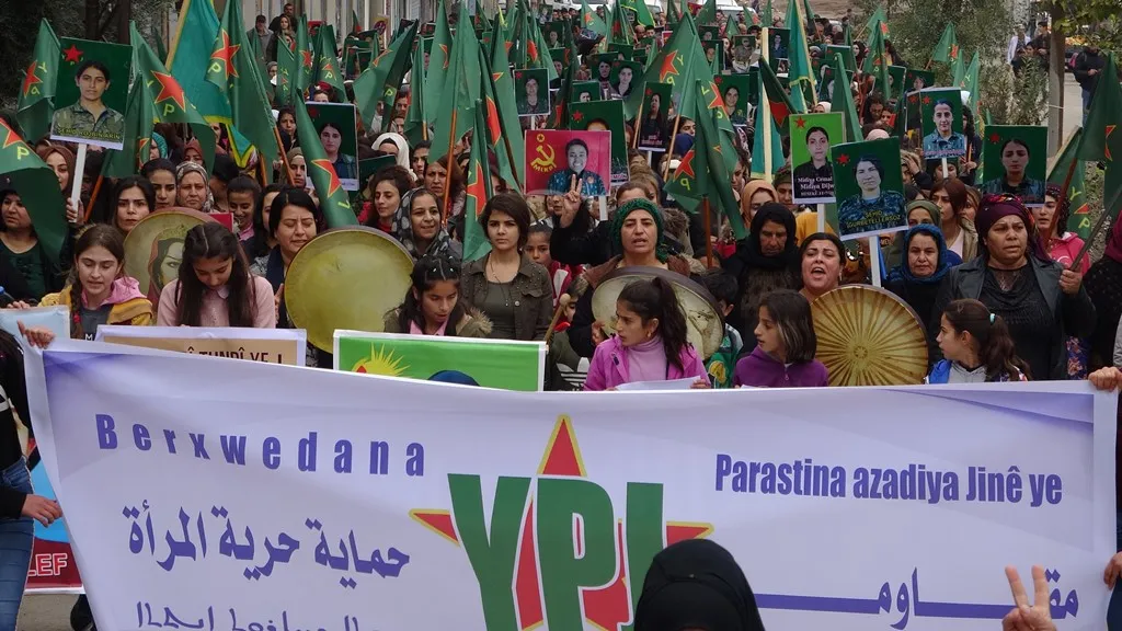Li Bakur û Rojhilatê Sûriyê xwepêşandanên piştevaniya YPJ’ê